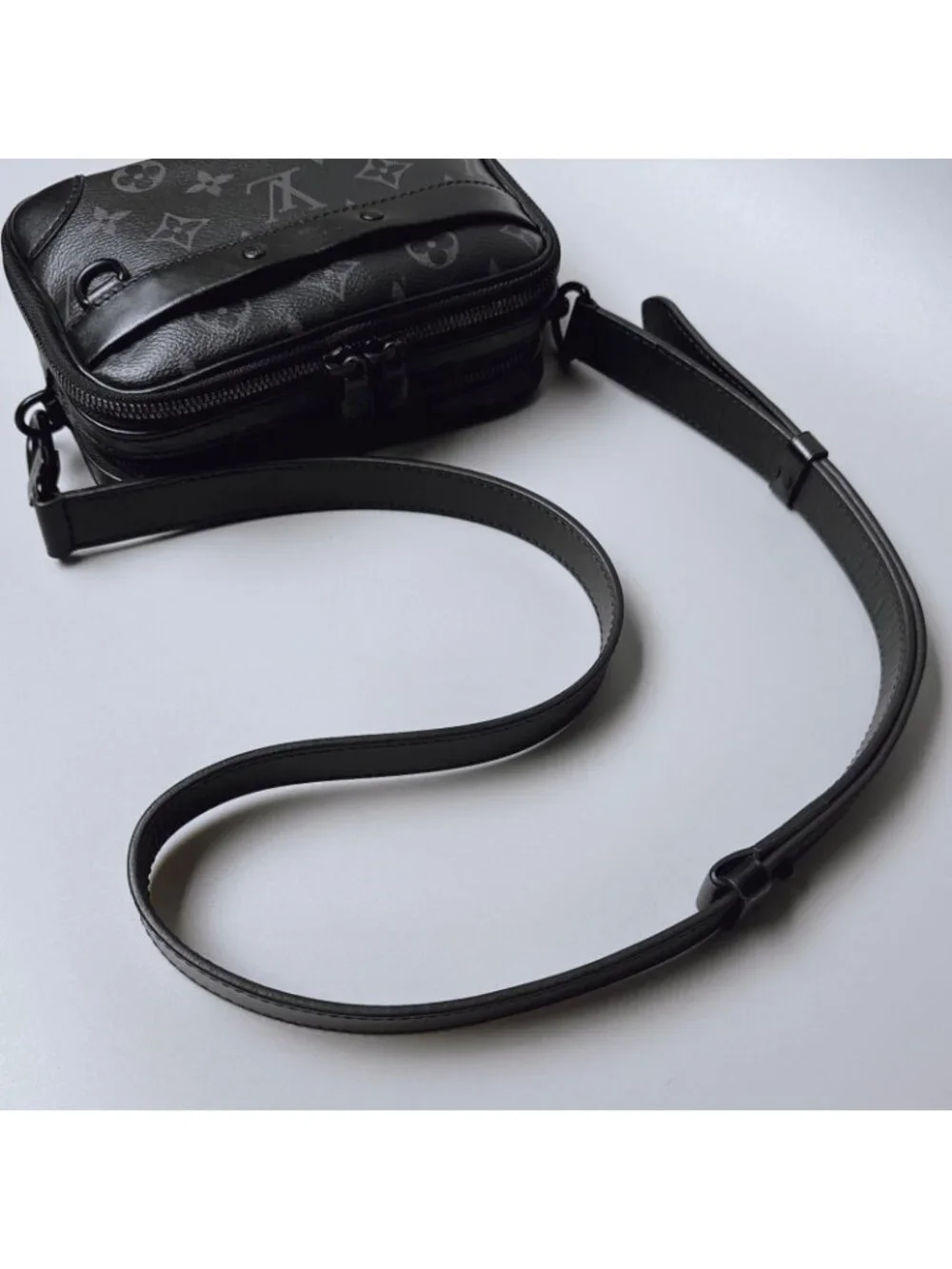 Louis Vuitton Vitton Monogram Eclipse Alpha Messenger